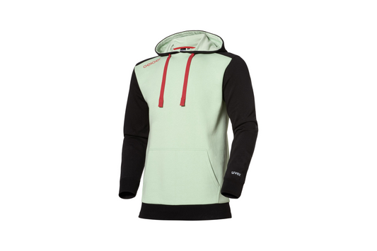 Geiger Kapuzenpullover in Geiger-Grün mit schwarzen Ärmeln und roten Kordeln, mit "Geiger" Schriftzug auf Brust und Rücken.